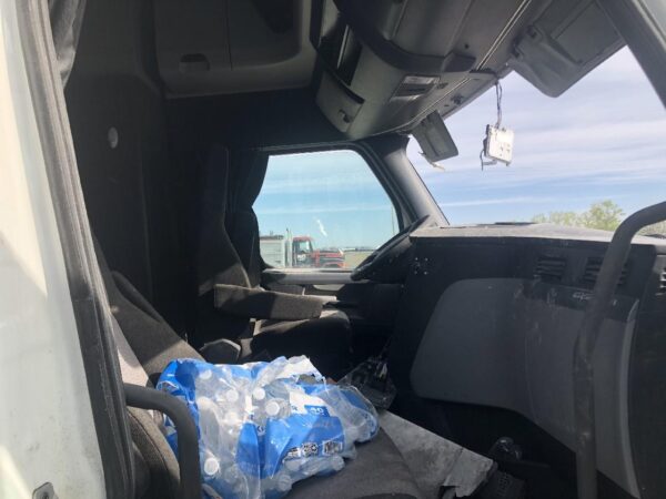2021 Freightliner CASCADIA Parts Unit: Truck Dsl Ta - Image 13