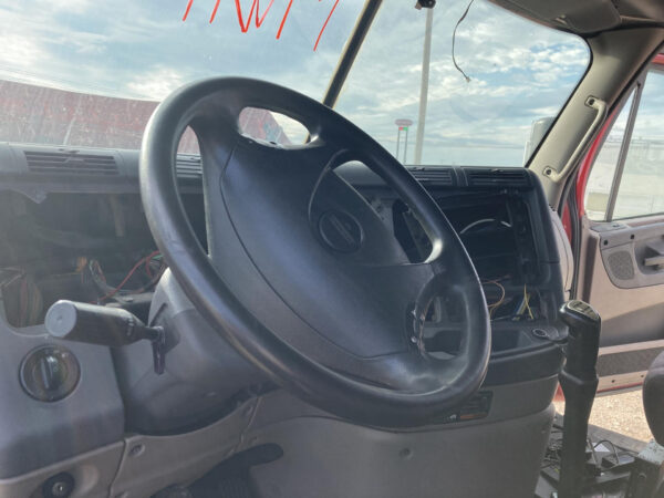 2014 Freightliner CASCADIA Parts Unit: Truck Dsl Ta - Image 7