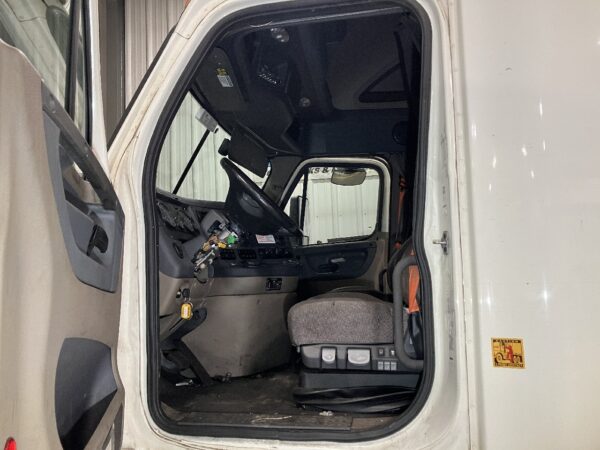 2017 Freightliner CASCADIA Parts Unit: Truck Dsl Ta - Image 10