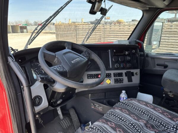 2019 Freightliner CASCADIA Parts Unit: Truck Dsl Ta - Image 8