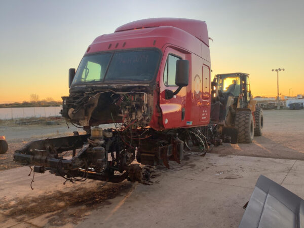2014 Freightliner CASCADIA Parts Unit: Truck Dsl Ta