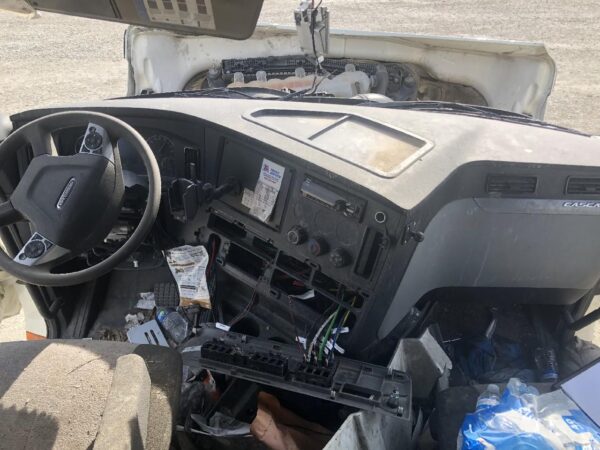2021 Freightliner CASCADIA Parts Unit: Truck Dsl Ta - Image 10