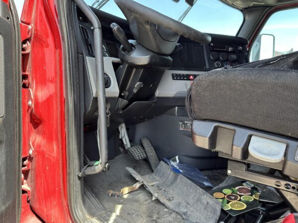 2019 Freightliner CASCADIA Parts Unit: Truck Dsl Ta - Image 9