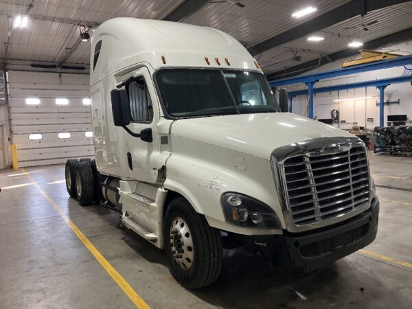 2017 Freightliner CASCADIA Parts Unit: Truck Dsl Ta