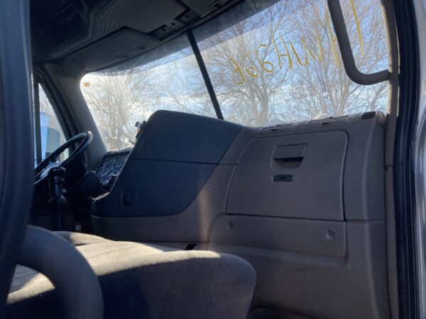 2014 Freightliner CASCADIA Parts Unit: Truck Dsl Ta - Image 7