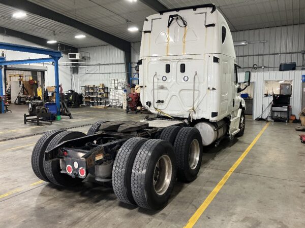 2017 Freightliner CASCADIA Parts Unit: Truck Dsl Ta - Image 15