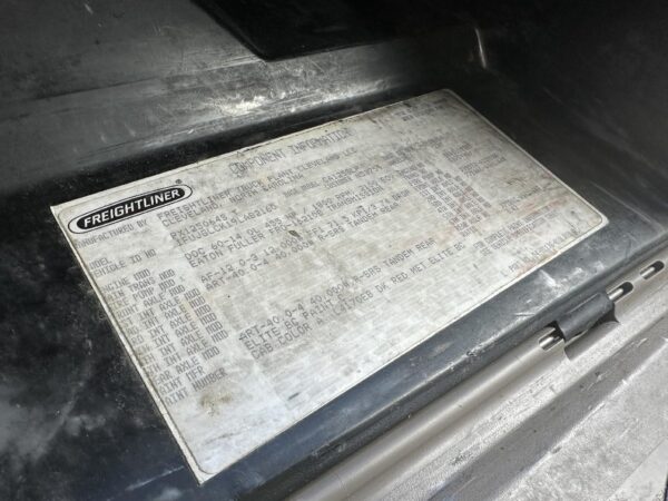 2009 Freightliner CASCADIA Parts Unit: Truck Dsl Ta - Image 2