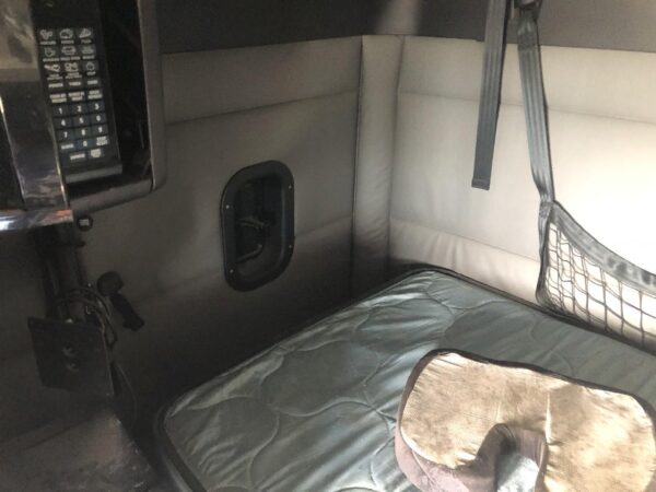 2021 Freightliner CASCADIA Parts Unit: Truck Dsl Ta - Image 9