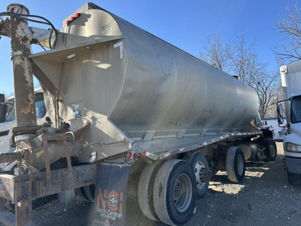 2004 Freightliner FLD112SD Parts Unit: Truck Dsl Ta - Image 11