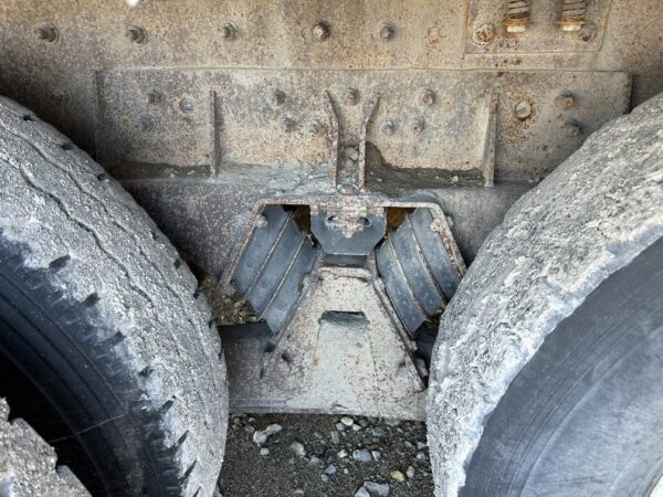 2004 Freightliner FLD112SD Parts Unit: Truck Dsl Ta - Image 2