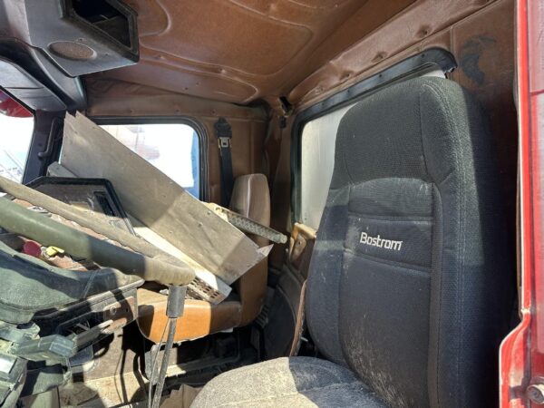 2004 Freightliner FLD112SD Parts Unit: Truck Dsl Ta - Image 7