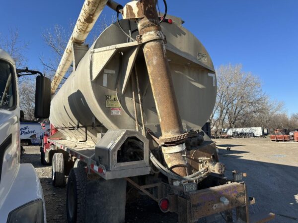 2004 Freightliner FLD112SD Parts Unit: Truck Dsl Ta - Image 10