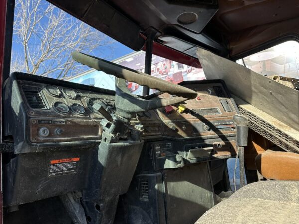 2004 Freightliner FLD112SD Parts Unit: Truck Dsl Ta - Image 9