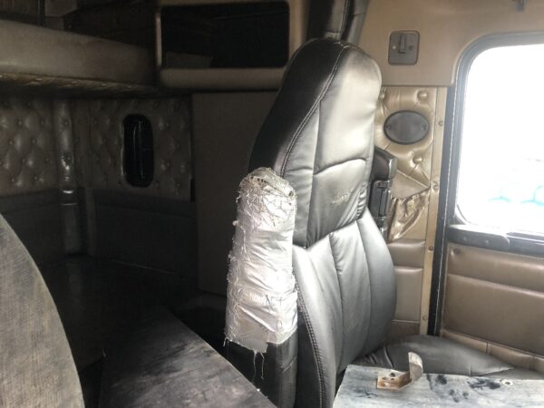 2005 Kenworth T600 Parts Unit: Truck Dsl Ta - Image 21