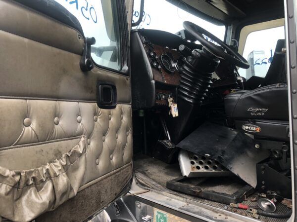 2005 Kenworth T600 Parts Unit: Truck Dsl Ta - Image 27