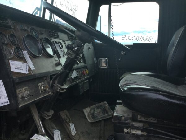 1988 Kenworth T600 Parts Unit: Truck Dsl Ta - Image 3