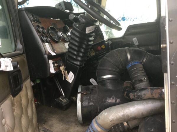 2005 Kenworth T600 Parts Unit: Truck Dsl Ta - Image 3