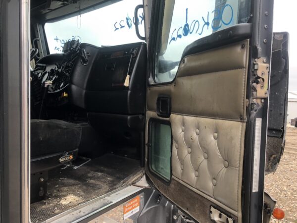 2005 Kenworth T600 Parts Unit: Truck Dsl Ta - Image 17