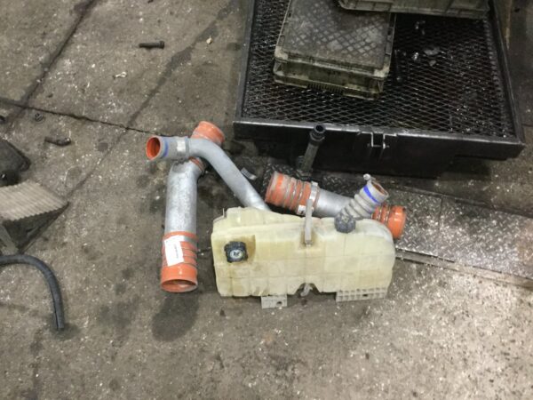 2012 Kenworth T660 Parts Unit: Truck Dsl Ta - Image 2