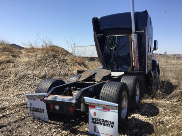 2016 Kenworth T660 Parts Unit: Truck Dsl Ta - Image 24