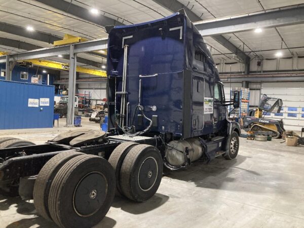 2023 Kenworth T680 Parts Unit: Truck Dsl Ta - Image 2
