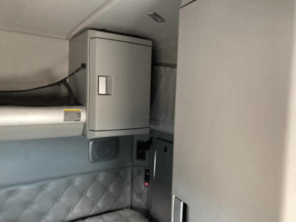 2019 Kenworth T680 Parts Unit: Truck Dsl Ta - Image 10