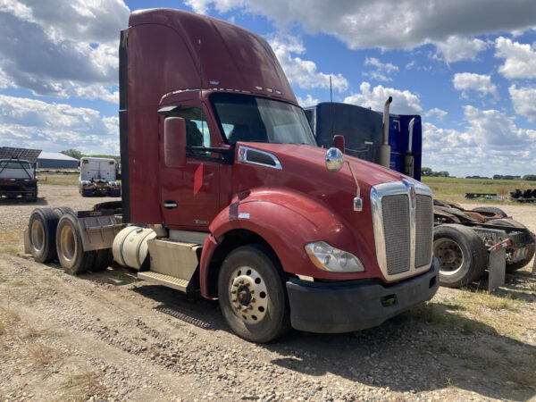 2016 Kenworth T680 Parts Unit: Truck Dsl Ta - Image 2