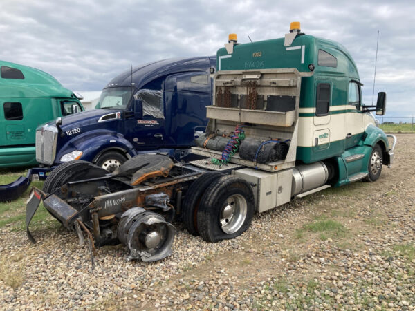 2019 Kenworth T680 Parts Unit: Truck Dsl Ta - Image 3