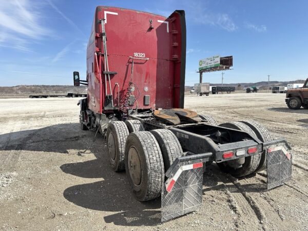 2024 Kenworth T680 Parts Unit: Truck Dsl Ta - Image 15