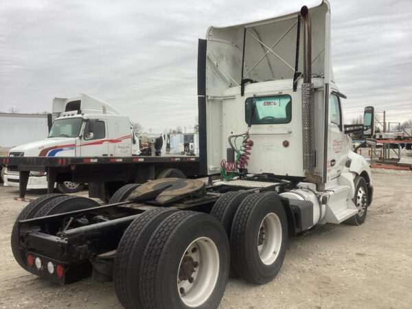 2017 Kenworth T680 Parts Unit: Truck Dsl Ta - Image 3