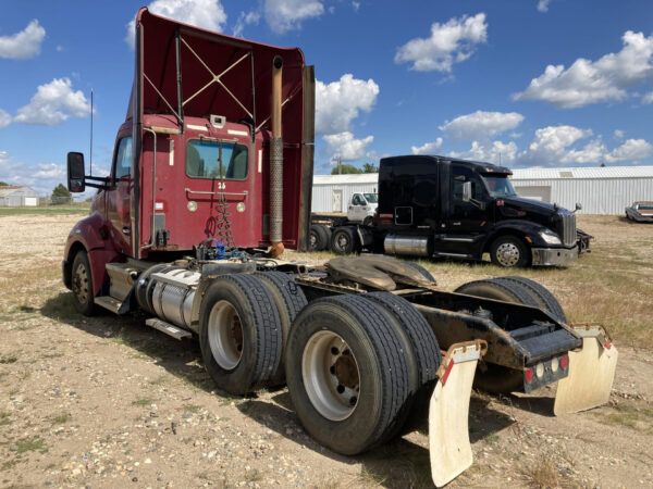 2016 Kenworth T680 Parts Unit: Truck Dsl Ta - Image 4