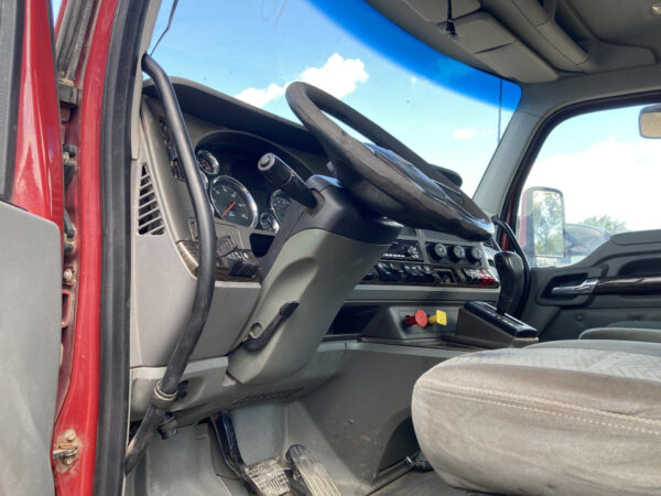 2016 Kenworth T680 Parts Unit: Truck Dsl Ta - Image 5