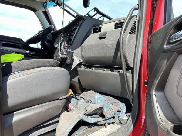 2024 Kenworth T680 Parts Unit: Truck Dsl Ta - Image 10