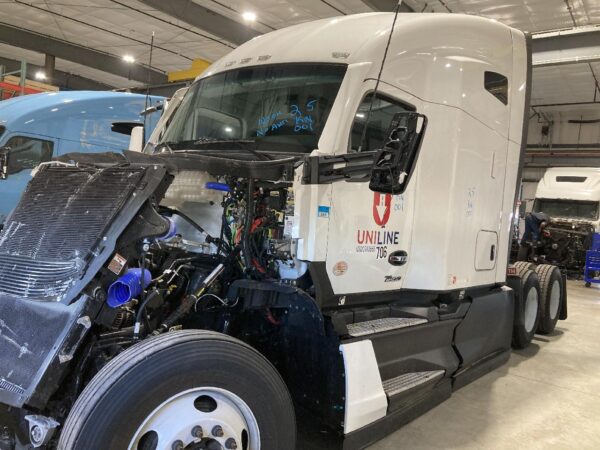 2025 Kenworth T680 Parts Unit: Truck Dsl Ta