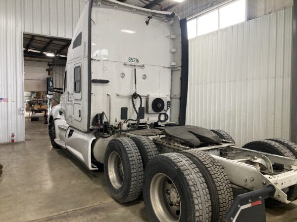 2018 Kenworth T680 Parts Unit: Truck Dsl Ta - Image 4
