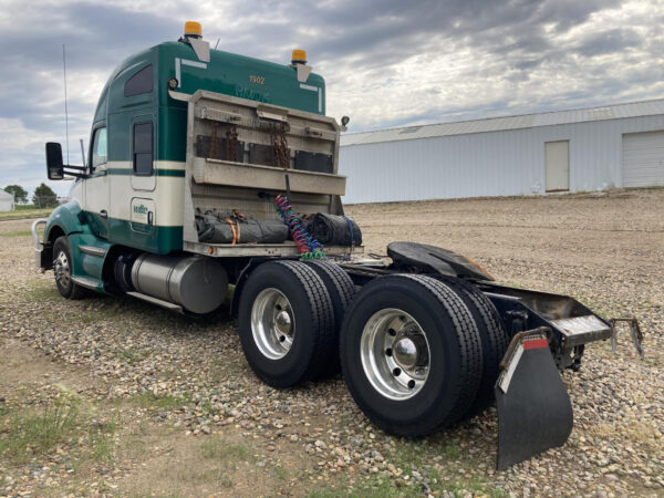 2019 Kenworth T680 Parts Unit: Truck Dsl Ta - Image 4