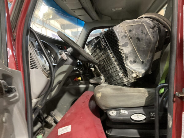 2016 Kenworth T680 Parts Unit: Truck Dsl Ta - Image 18