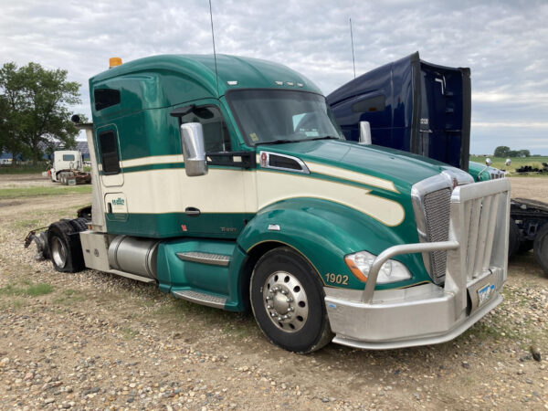 2019 Kenworth T680 Parts Unit: Truck Dsl Ta - Image 2