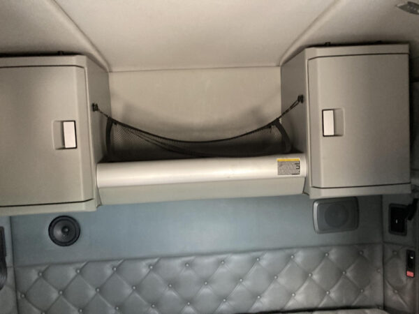 2019 Kenworth T680 Parts Unit: Truck Dsl Ta - Image 9