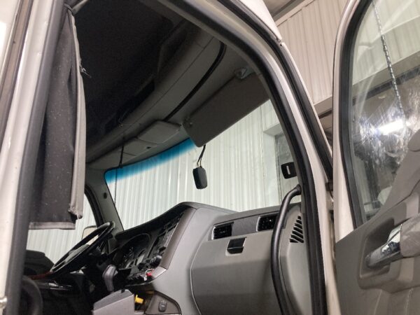 2018 Kenworth T680 Parts Unit: Truck Dsl Ta - Image 5