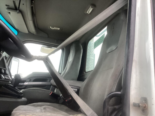2017 Kenworth T680 Parts Unit: Truck Dsl Ta - Image 8