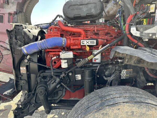 2024 Kenworth T680 Parts Unit: Truck Dsl Ta - Image 4