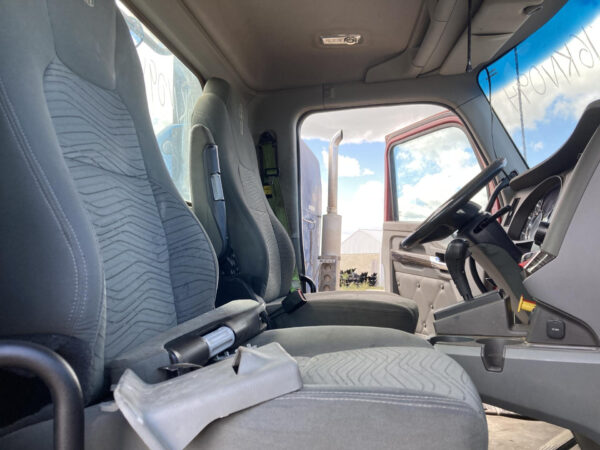 2016 Kenworth T680 Parts Unit: Truck Dsl Ta - Image 8