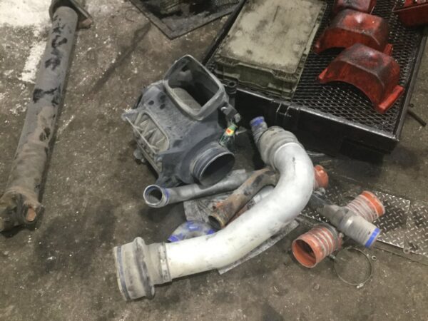2012 Kenworth T700 Parts Unit: Truck Dsl Ta - Image 2