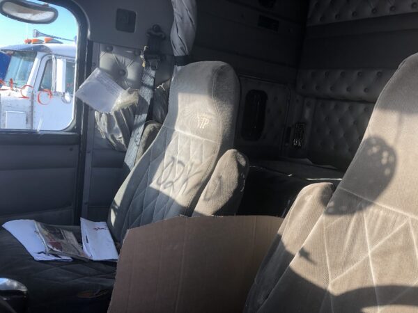 2002 Kenworth T800 Parts Unit: Truck Dsl Sa - Image 16