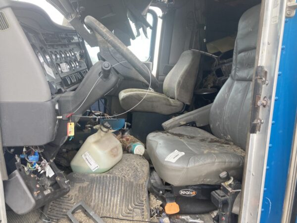 2013 Kenworth T800 Parts Unit: Truck Dsl Ta - Image 2