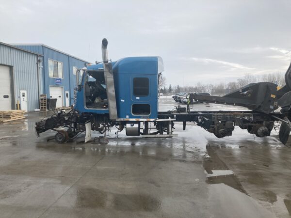 2013 Kenworth T800 Parts Unit: Truck Dsl Ta - Image 3