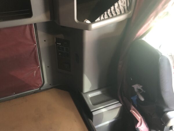 2014 Kenworth W900L Parts Unit: Truck Dsl Ta - Image 5