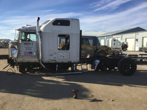 1997 Kenworth W900L Parts Unit: Truck Dsl Ta - Image 4