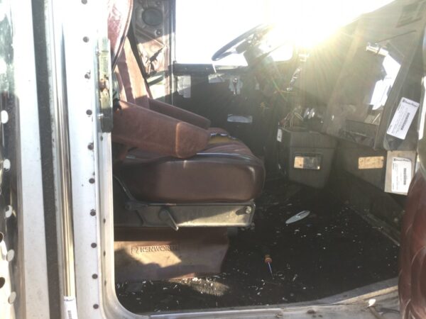 1997 Kenworth W900L Parts Unit: Truck Dsl Ta - Image 3